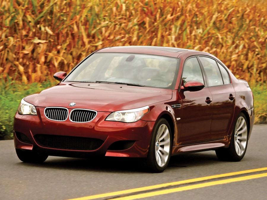  BMW M5 2005 года  (US) (фото 26 из 35)